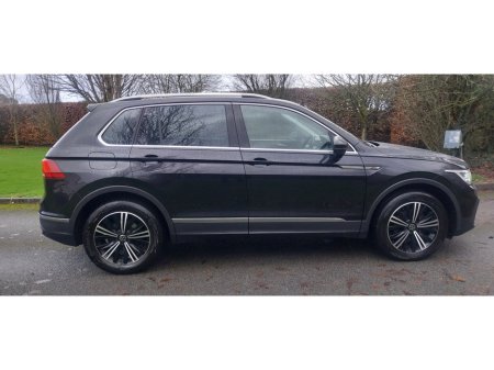 2023 Volkswagen Tiguan LIFE 2.0 TDI 122BHP TECH PK €36,950 thumbnail