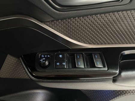 2020 Toyota C-HR - thumbnail 16