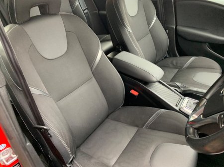 2014 Volvo V40 VOLVO V40 1.6 T4 180 BHP AUTO R-DESIGN // VERY LOW MILEAGE // EXCELLENT CONDIITION // TIMING BELT/WATE PUMP REPLACED // €9,950 thumbnail