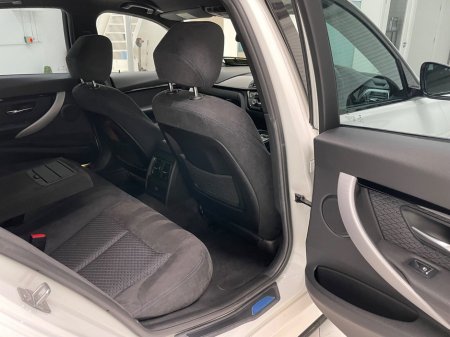 2016 BMW 3 Series - thumbnail 13