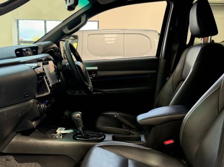 2022 Toyota Hilux - thumbnail 18