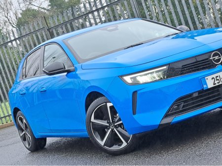 2025 Opel Astra ELEGANCE 1.2TURBO 110BHP **REVERSING CAMERA** €29,950 thumbnail