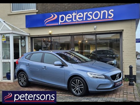2017 Volvo V40 2.0 D2 MOMENTUM NAV + 120BHP 5DR