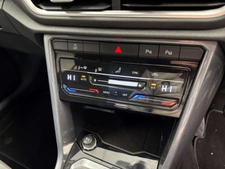 2024 Volkswagen T-Roc - thumbnail 17