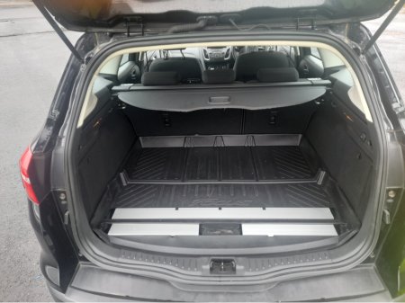 2016 Ford Focus - thumbnail 6