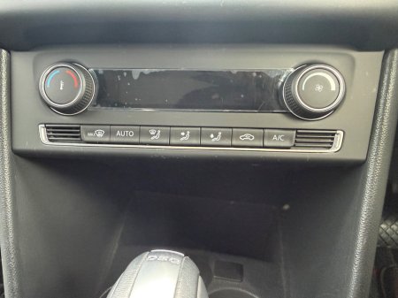 2015 Volkswagen Polo 1.2 TSI 3DR 90HP Comfortline + €11,390 thumbnail