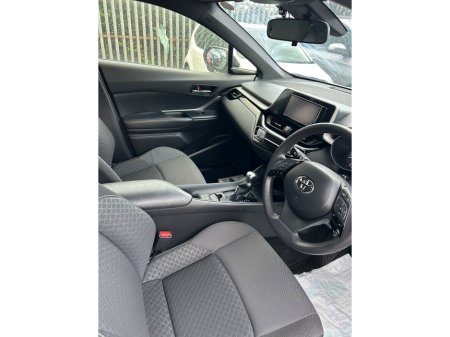 2020 Toyota C-HR - thumbnail 6