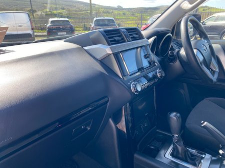 2017 Toyota Landcruiser - thumbnail 13