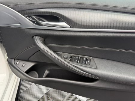 2021 BMW 5 Series - thumbnail 29