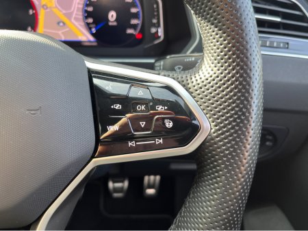 2021 Volkswagen Tiguan - thumbnail 25