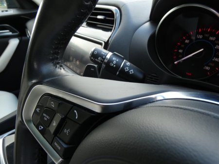 2020 Jaguar F-Pace RWD 2.0 D 180PS Chequered Flag Auto €26,950 thumbnail