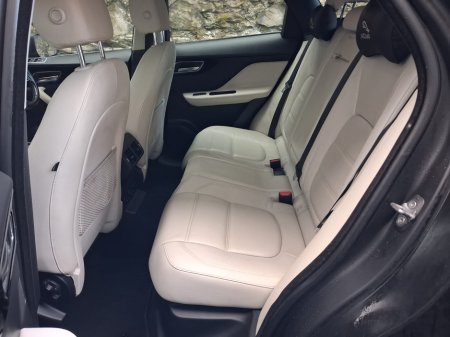 2017 Jaguar F-Pace 2.0 i4 D 180PS Prestige RWD €12,750 thumbnail