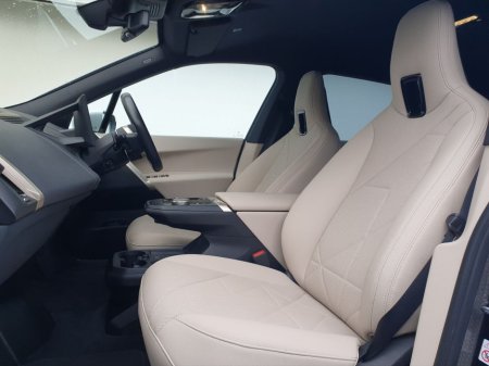 2023 BMW iX xDrive50 M Sport €69,995 thumbnail
