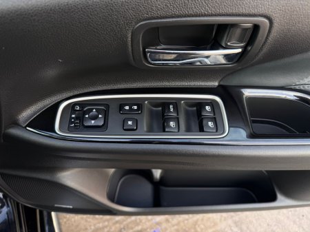 2017 Mitsubishi Outlander - thumbnail 33