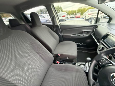 2019 Toyota Yaris - thumbnail 14