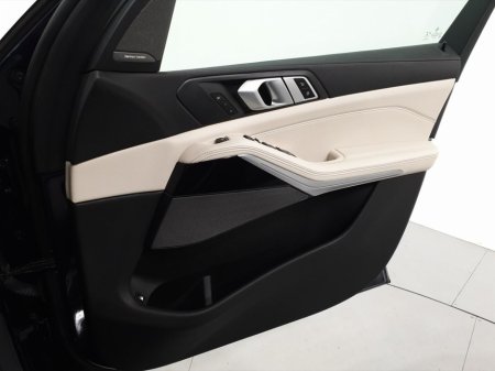 2021 BMW X5 xDrive45e M Sport €59,950 thumbnail