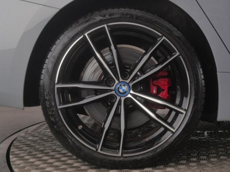 2023 BMW 3 Series - thumbnail 13