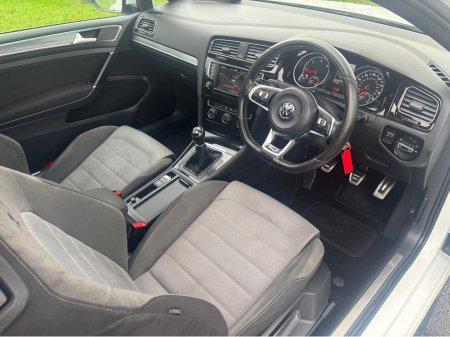 2017 Volkswagen Golf 2.0 TDI R-LINE EDITION 3DR WITH S/R €12,995 thumbnail