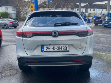 2025 Honda HR-V E:hev Elegance €38,995 thumbnail