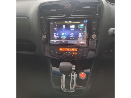 2014 Nissan Serena - thumbnail 23