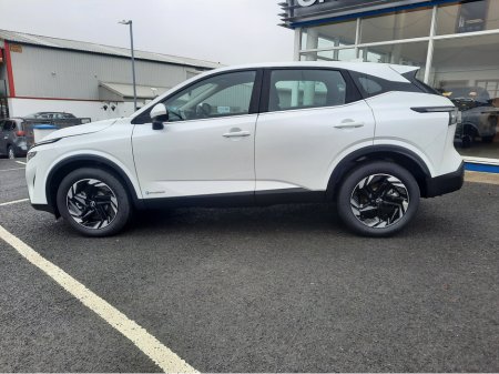 2026 Nissan Qashqai E-POWER SV + WARM PACK thumbnail