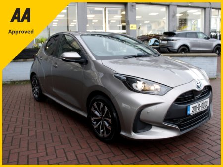 2020 Toyota Yaris SELF CHARGING HYBRID SOL 5DR HATCHBACK  // 1 OWNER IN AS NEW CONDITION // BUY WITH CONFIDENCE AA AND SIMI APPROVED DEALER 2025 // FINANCE ARRANGED // ALL TRADE INS WELCOME // €18,950