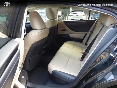 2022 Lexus ES 300 H Hybrid Dynamic €41,950 thumbnail