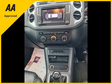 2015 Volkswagen Tiguan - thumbnail 25