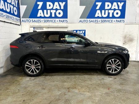 2020 Jaguar F-Pace - thumbnail 3