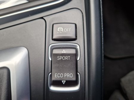 2014 BMW 3 Series - thumbnail 36