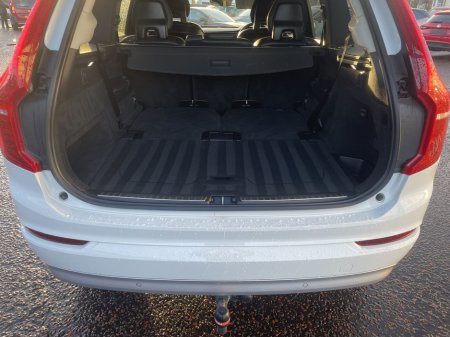 2021 Volvo XC90 Momentum thumbnail