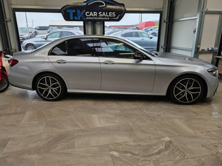 2022 Mercedes-Benz E Class - thumbnail 2