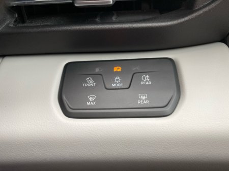 2025 Ford Explorer - thumbnail 18