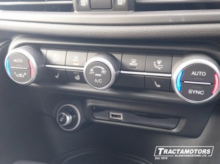 2026 Alfa Romeo Giulia VELOCE 2.0 RWD €66,999 thumbnail