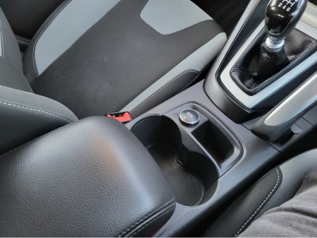 2012 Ford Focus - thumbnail 26