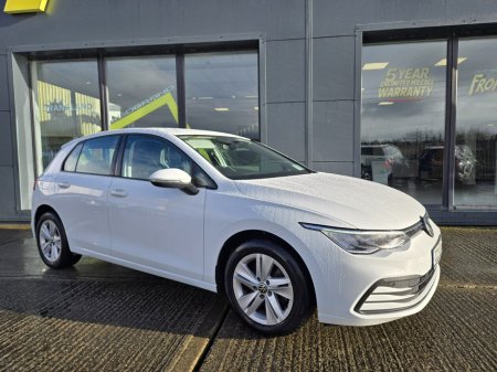 2022 Volkswagen Golf 2.0 TDI 115HP Life €24,950 thumbnail