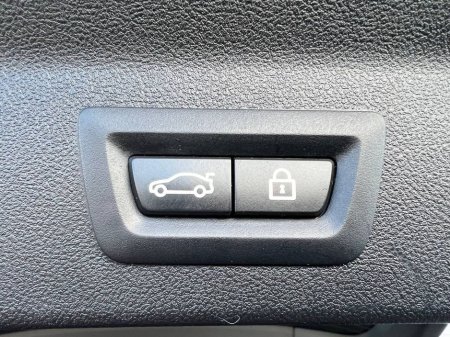 2023 BMW iX3 M-SPORT // OPENING PAN ROOF // 360 PARKING CAMERAS // DIGITAL CLUSTER €37,950 thumbnail