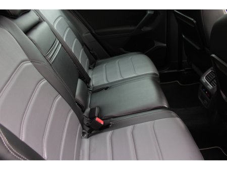 2017 Volkswagen Tiguan - thumbnail 19