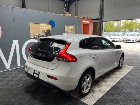 2016 Volvo V40 - view 2