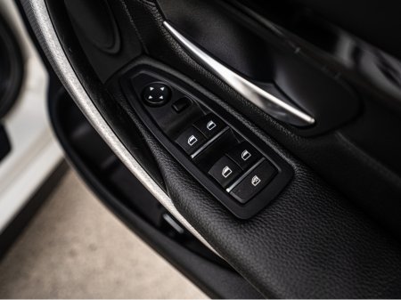 2016 BMW 3 Series - thumbnail 26