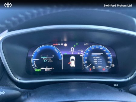 2024 Toyota Corolla Cross COROLLA CROSS SOL 1.8 €37,950 thumbnail