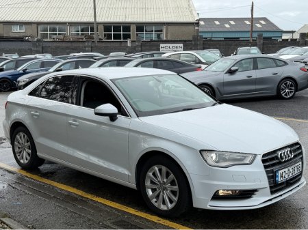 2014 Audi A3 KEYLESS ENTRY..BLACK LEATHER..2 KEYS thumbnail