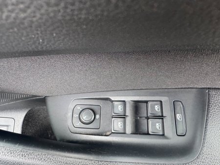 2018 Volkswagen Passat - thumbnail 10