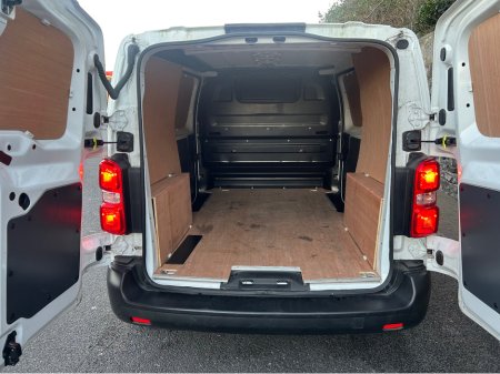 2022 Peugeot Expert EACTIVE STANDARD 100KW 50KWH 4 €14,950 thumbnail