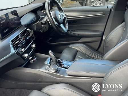 2021 BMW 5 Series - photo 3