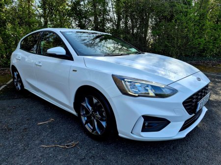 2021 Ford Focus - view 2