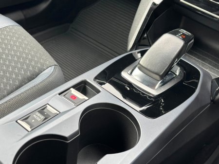 2021 Peugeot 2008 - thumbnail 18