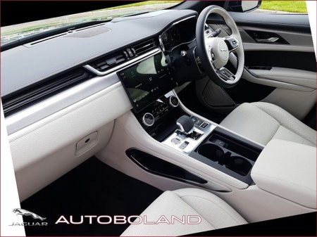 2024 Jaguar F-Pace - view 3