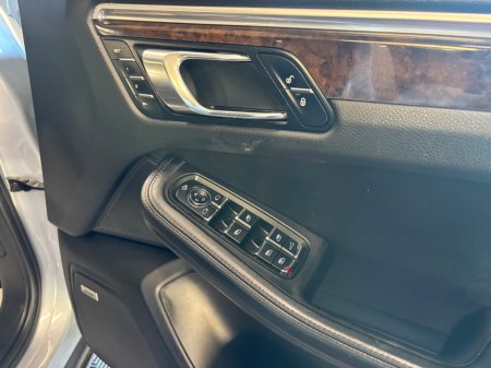 2017 Porsche Macan Macan S Diesel PDK €33,950 thumbnail