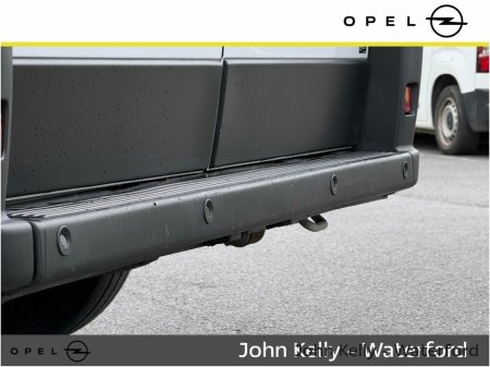 2022 Nissan NV400 L2H2 thumbnail